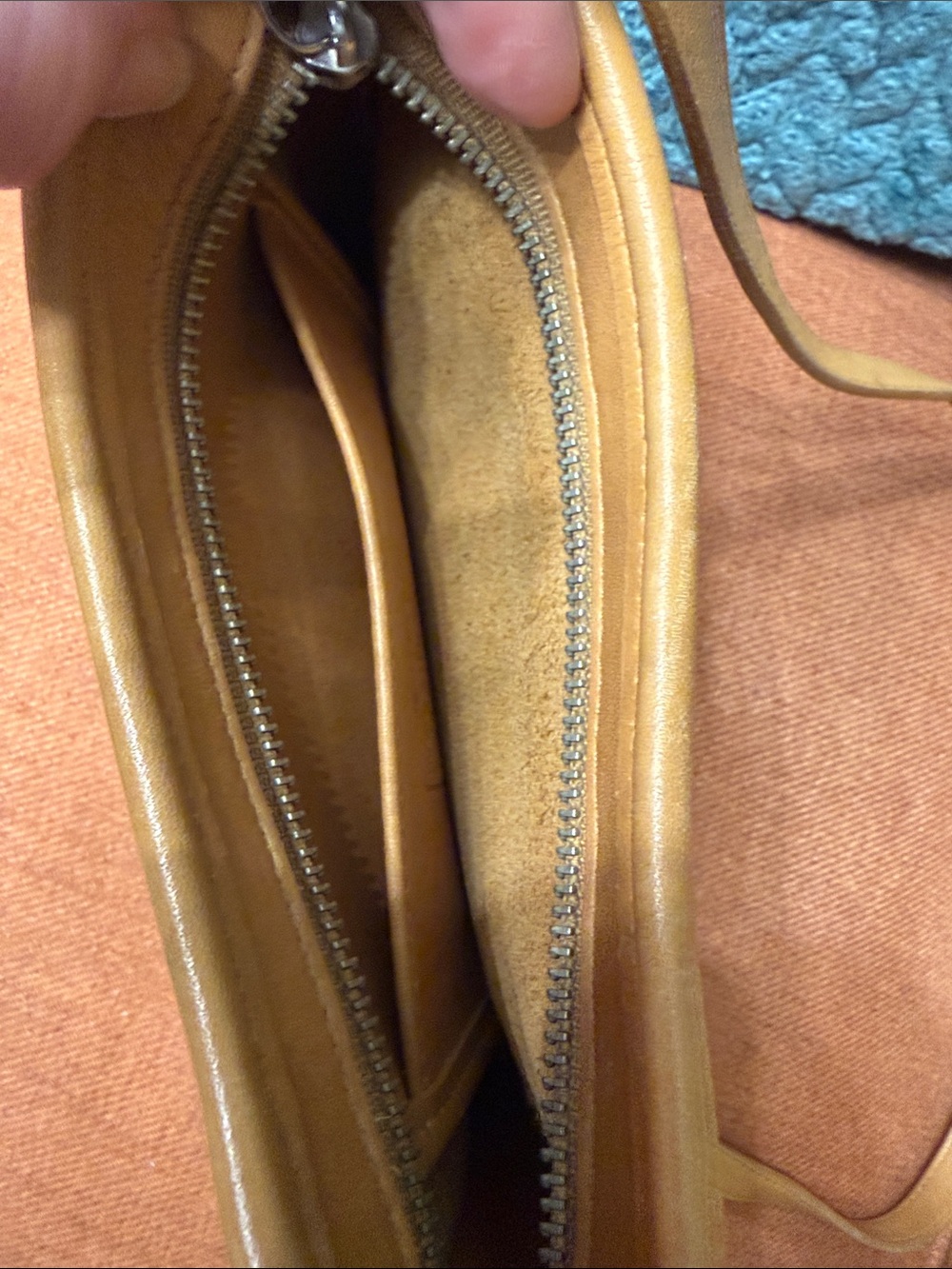 Vintage Coach Equestrian 9802 Camel Leather Crossbody Authentic - Picture 3 of 10